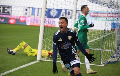 Erzurumspor FK sahasında Iğdır FK'ya karşı geriden gelip kazandı!