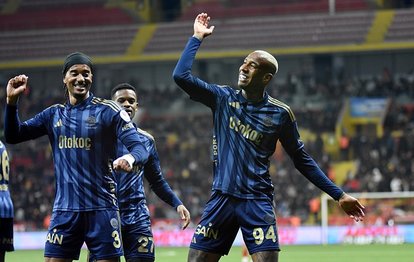 "Fenerbahçe, Deplasmanda Kayserispor'u 4-0 Yenerek Puanını 66'ya Çıkardı!"