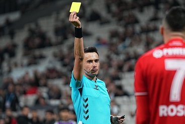 "Fenerbahçe'nin Şampiyonluk Yolculuğunda Kritik Adım: Trendyol Süper Lig'de Kocaelispor Maçı Canlı Takip"